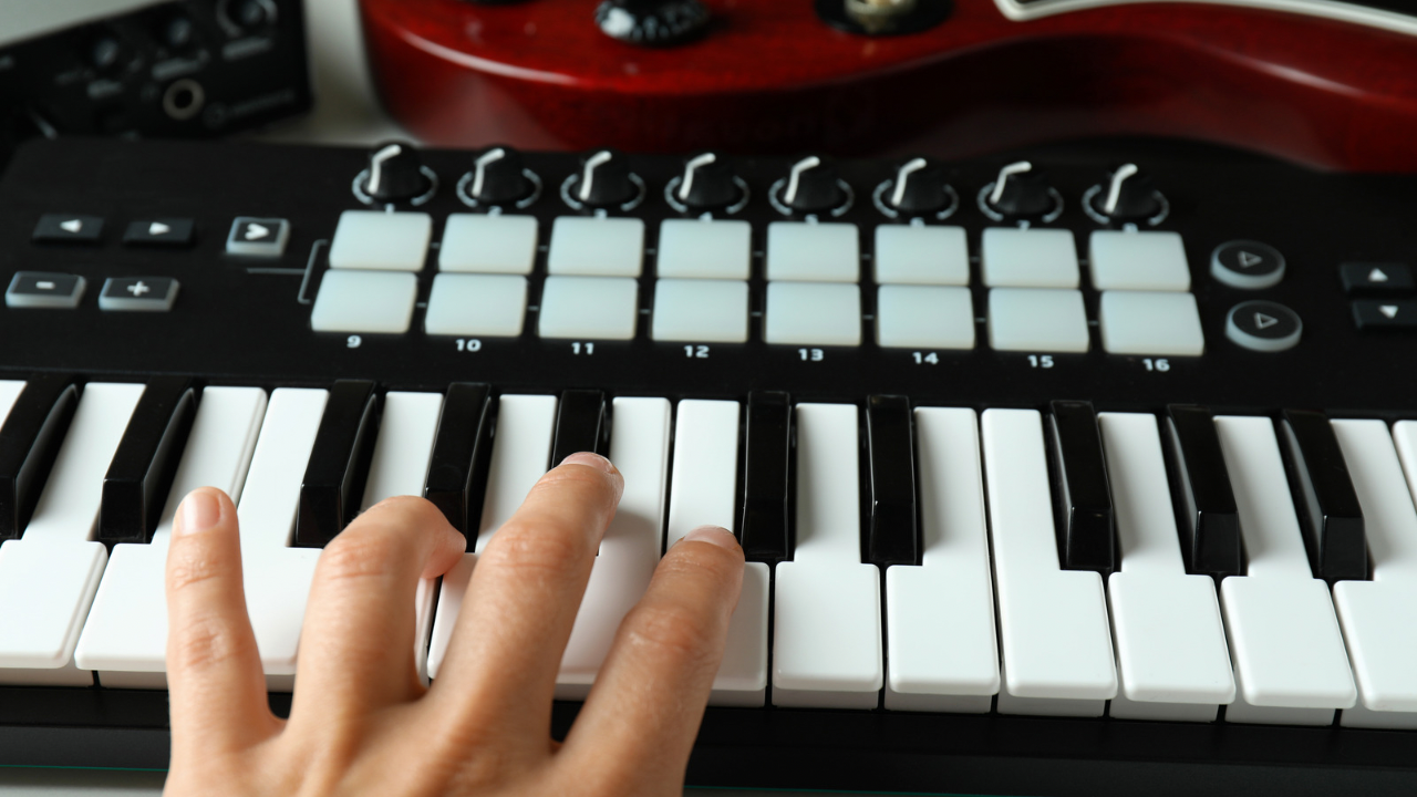 【MIDIキーボード作曲術】コード入力をもっと直感的に！アルペジエーター活用とフレーズ生成テクニック