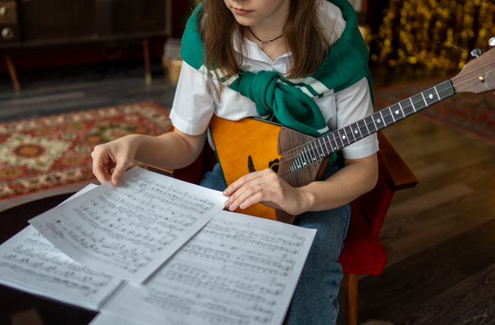 J-POP定番曲で実践！初心者向け耳コピ練習ドリル【メロディ・コード・リズム編】