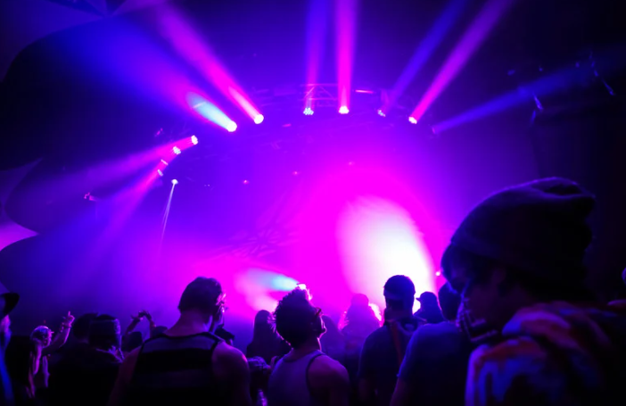 EDMトラック制作講座：ハウス、テクノ、トランス等の代表的ジャンルのサウンドデザインと楽曲構成術