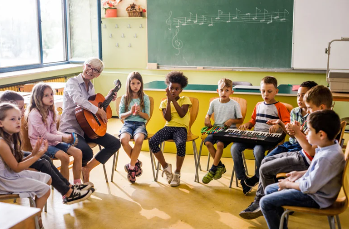 【池尻大橋校】【桐島、部活やめるってよ×陽はまた昇る】都会への憧憬と、心を震わせる「歪み」の美学