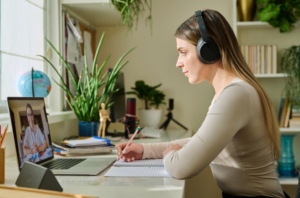 音楽オンラインレッスンの本当の効果とは？対面を超えうる最新学習環境のメリット